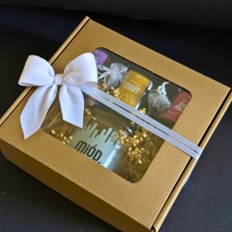 Zestaw prezentowy z miodem i świecami